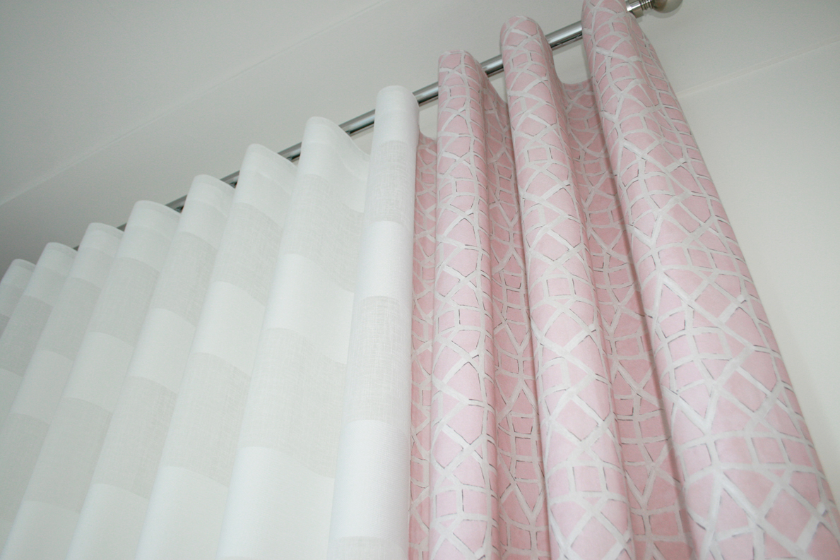 cortinas onda perfecta rosa y blanco a medida